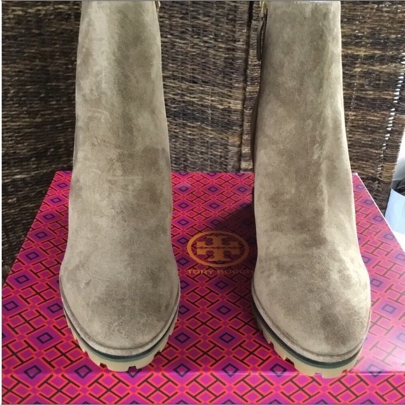 TORY BURCH NEW SPORTY ANKLE LOGO LUG SOLE WEDGE BOOTIE-SUEDE-COLOR RIVER ROCK - Picture 8 of 16